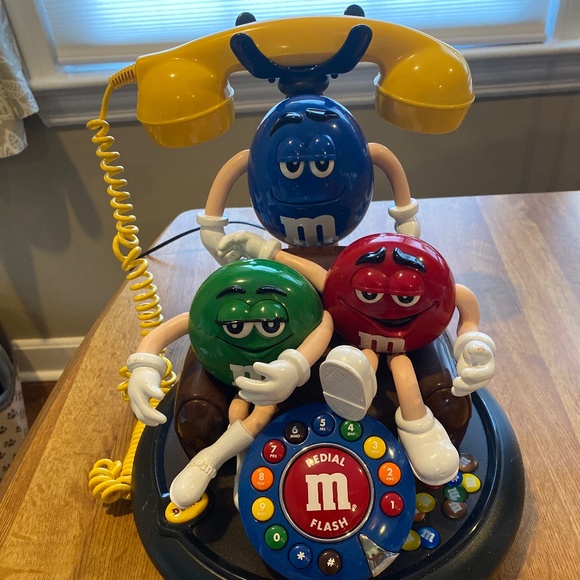 Authentic M &M telephone